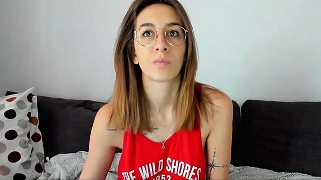 Snapshot of DesireMore90 chatting on 03/05/25, 08:32 DesireMore90 online show from 03/05/25, 08:32