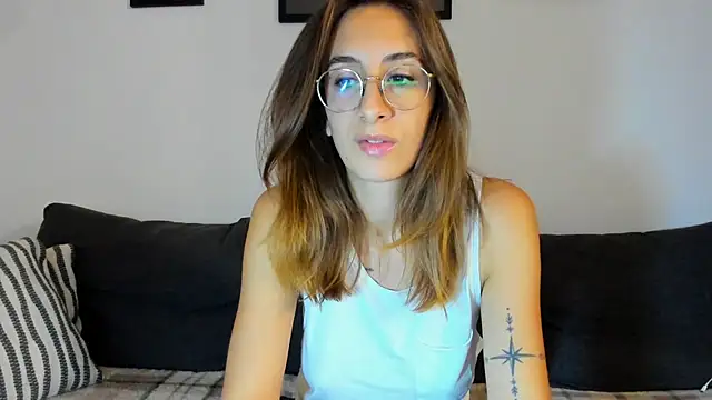 Snapshot of DesireMore90 chatting on 11/05/25, 10:32 DesireMore90 online show from 11/05/25, 10:32