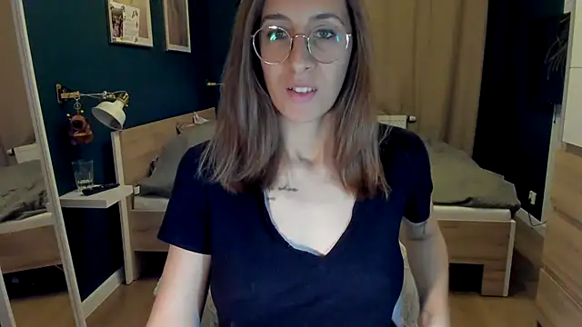 DesireMore90 online show from 04/28/26, 10:48