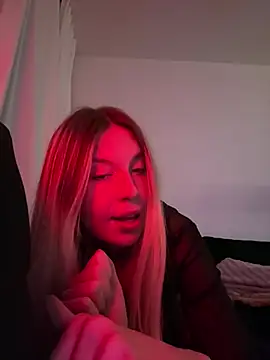 Snapshot of VeraSerephina chatting on 03/17/25, 12:08 VeraSerephina online show from 03/17/25, 12:08