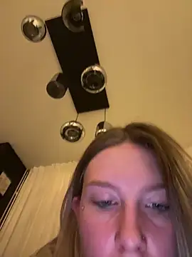 Snapshot of VeraSerephina chatting on 12/16/25, 09:42 VeraSerephina online show from 12/16/25, 09:42