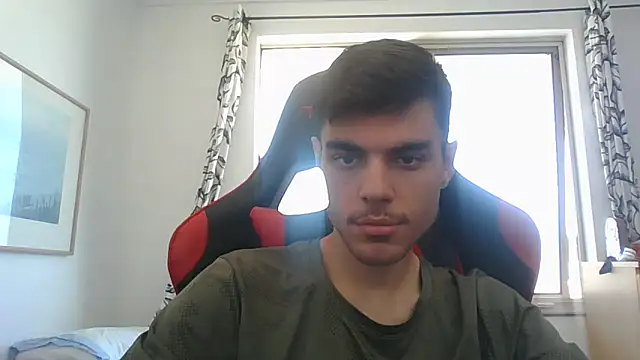 Snapshot of Omarnede chatting on 11/15/25, 01:47 Omarnede online show from 11/15/25, 01:47