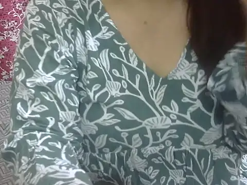 Snapshot of Lusty_Wife1 chatting on 04/25/26, 10:07 Lusty Wife1 online show from 04/25/26, 10:07