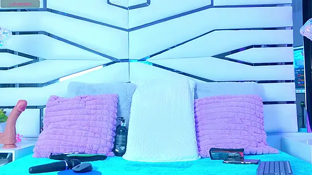 Iris Ross  online show from 02/12/25, 11:18