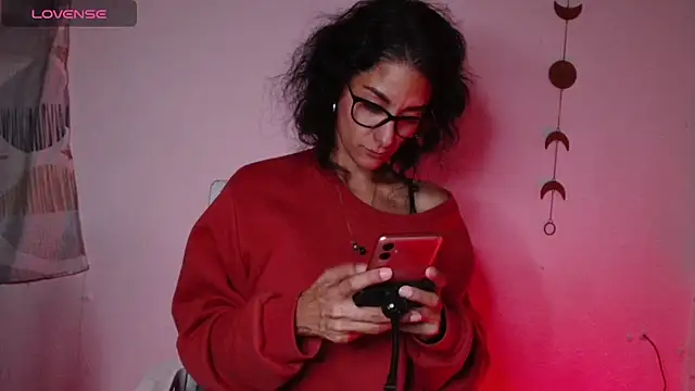 Snapshot of brdot_ chatting on 12/13/24, 12:09 brdot online show from 12/13/24, 12:09