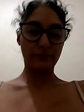 Snapshot of brdot_ chatting on 11/20/25, 08:47 brdot online show from 11/20/25, 08:47