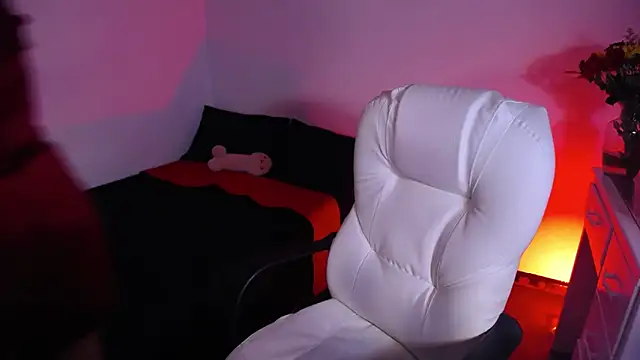 bad scarlett1 online show from 10/10/25, 10:20