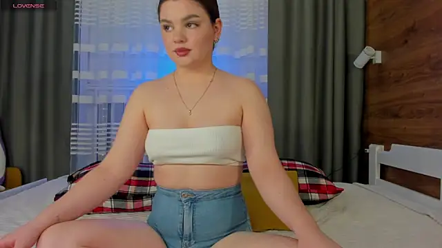 Snapshot of Elizabeth_Hottie_ chatting on 12/06/24, 11:47 Elizabeth Hottie  online show from 12/06/24, 11:47