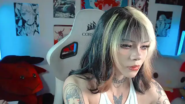 Deadly Doll online show from 10/10/25, 10:53