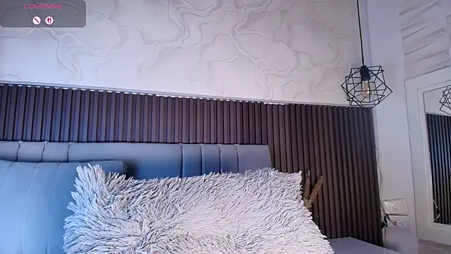 Snapshot of SHANONCLARK chatting on 07/23/26, 01:58 SHANONCLARK online show from 07/23/26, 01:58