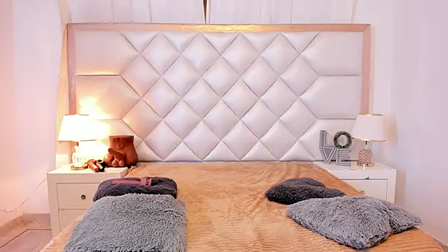 brittany069 online show from 04/14/26, 08:26