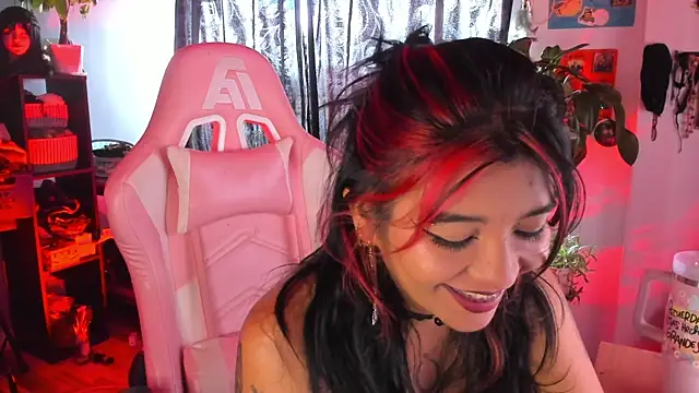 annie walker6 online show from 04/20/26, 05:26