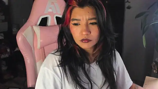 annie walker6 online show from 04/28/26, 03:11