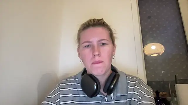 moonamii online show from 12/21/24, 01:42