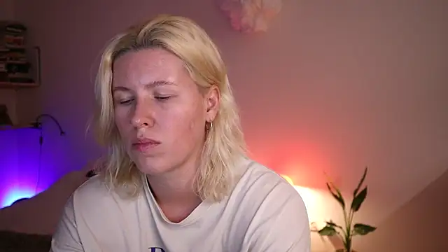 moonamii online show from 01/16/25, 05:44