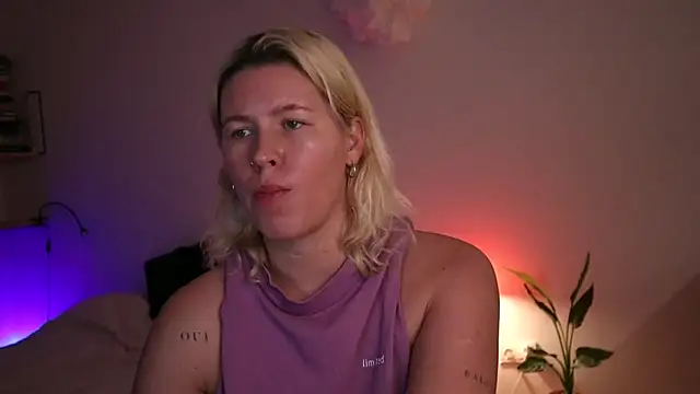 moonamii online show from 02/13/25, 05:01