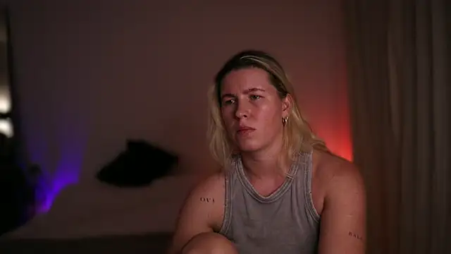 moonamii online show from 09/11/25, 06:41