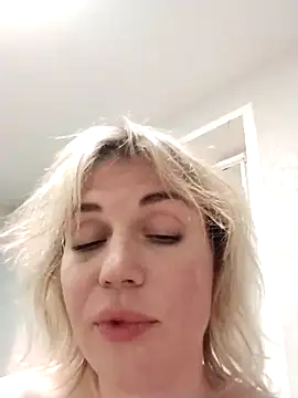 Linda Gregory online show from 10/04/25, 01:47