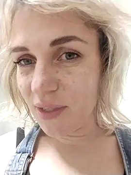 Linda Gregory online show from 10/20/25, 02:01