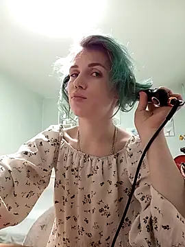 Linda Gregory online show from 12/14/25, 02:06