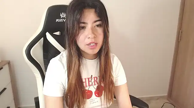 Snapshot of alice_middlee chatting on 03/11/25, 05:46 alice middlee online show from 03/11/25, 05:46