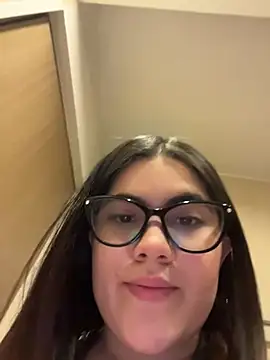 Snapshot of Valenhill@xh chatting on 07/24/26, 03:59 Valenhillxh online show from 07/24/26, 03:59