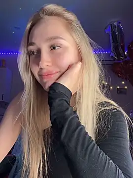 Good  Girl  online show from 12/15/25, 06:23