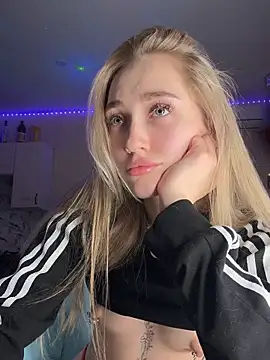 Good  Girl  online show from 12/17/25, 04:35