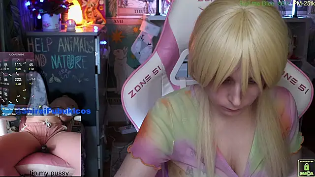 Snapshot of ShiroiFubuki chatting on 12/22/24, 07:42 ShiroiFubuki online show from 12/22/24, 07:42
