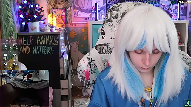 Snapshot of ShiroiFubuki chatting on 01/06/25, 10:13 ShiroiFubuki online show from 01/06/25, 10:13