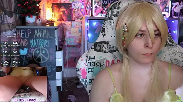 Snapshot of ShiroiFubuki chatting on 03/04/25, 03:59 ShiroiFubuki online show from 03/04/25, 03:59