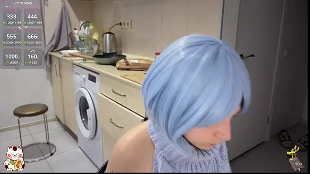 Snapshot of ShiroiFubuki chatting on 10/05/25, 06:17 ShiroiFubuki online show from 10/05/25, 06:17