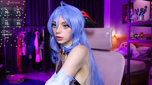 HolliWould  online show from 02/04/26, 11:27