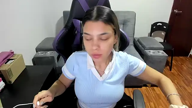 LuisaReyes 2911 online show from 01/13/25, 03:01