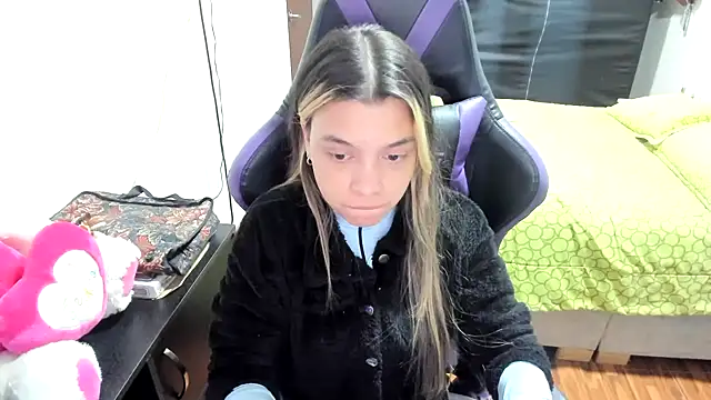 LuisaReyes 2911 online show from 10/18/25, 02:14