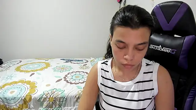 Snapshot of LuisaReyes_2911 chatting on 05/10/26, 01:55 LuisaReyes 2911 online show from 05/10/26, 01:55