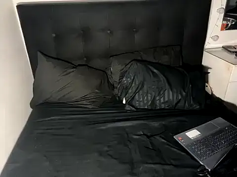 sebastiangrey06 online show from 09/12/25, 10:26