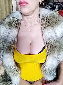 Snapshot of lindaledi2 chatting on 12/17/25, 04:18 lindaledi2 online show from 12/17/25, 04:18