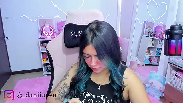 Snapshot of CuteDani_ chatting on 02/09/26, 02:10 CuteDani online show from 02/09/26, 02:10