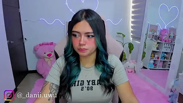 Snapshot of CuteDani_ chatting on 02/27/26, 01:33 CuteDani online show from 02/27/26, 01:33