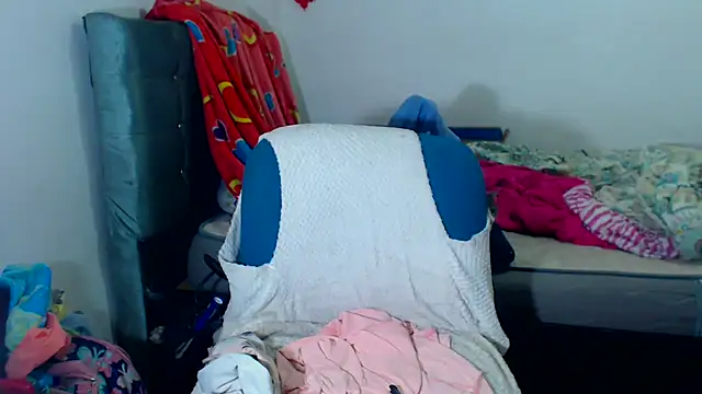 AmaraRoberts420 online show from 12/14/25, 02:06