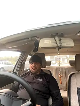 Dick 6inches online show from 10/31/25, 02:12