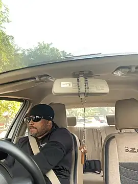 Dick 6inches online show from 11/04/25, 04:33