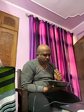 Dick 6inches online show from 11/24/25, 08:36