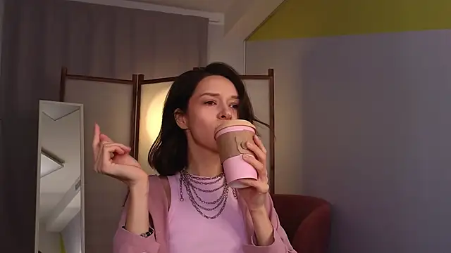 Snapshot of VivianLy_ chatting on 02/27/25, 09:54 VivianLy online show from 02/27/25, 09:54