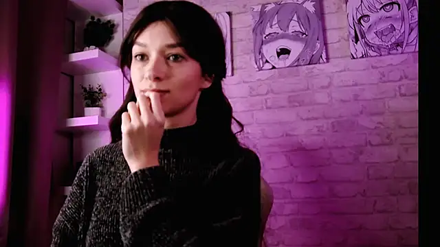 Snapshot of VivianLy_ chatting on 11/24/25, 10:37 VivianLy online show from 11/24/25, 10:37