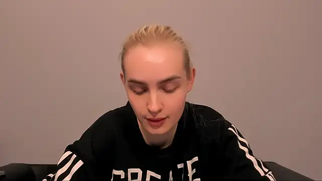 OliviaKisss online show from 02/25/26, 07:01