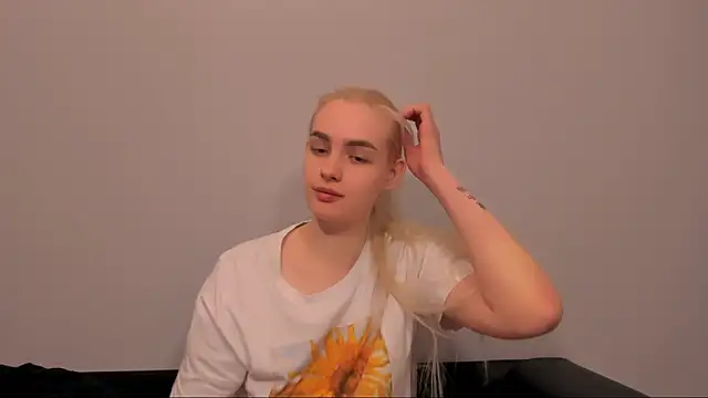 OliviaKisss online show from 03/23/26, 01:15