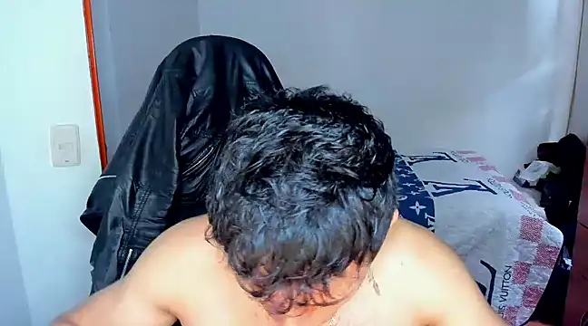 Snapshot of Tommy_Bred chatting on 02/22/25, 03:47 Tommy Bred online show from 02/22/25, 03:47