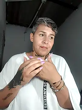 Yessi rousse online show from 04/25/26, 05:32